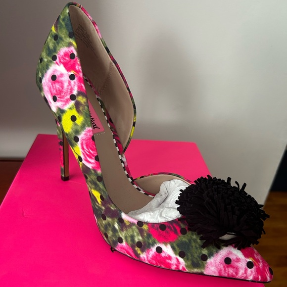 NWT Betsey Johnson funky pumps, size 9 1/2 US, new & never worn. - Picture 3 of 6